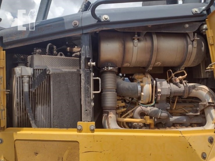 2011-deere-850k-image-48