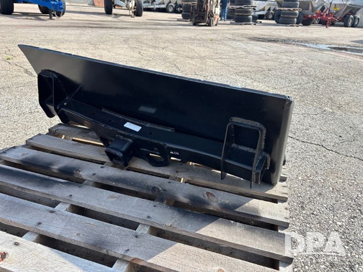 new-receiver-hitch-(dr11935)-image-1