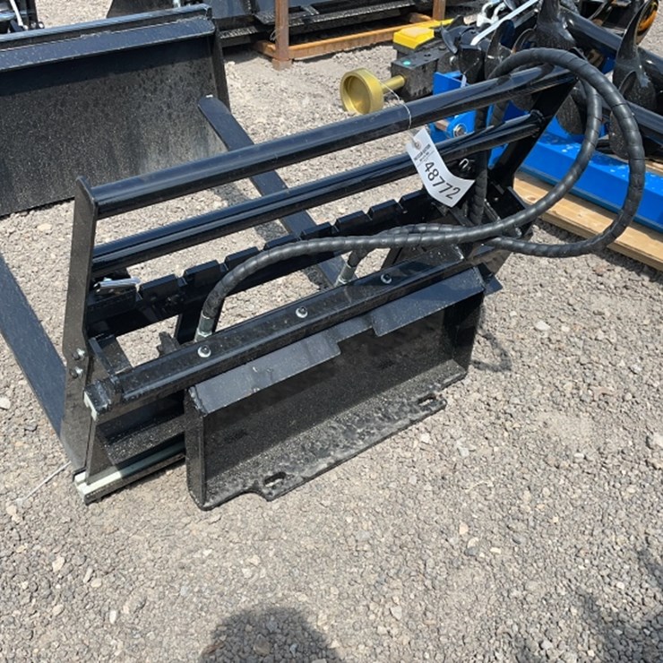 #1073 • GIYI 30" DINGO PALLET FORKS