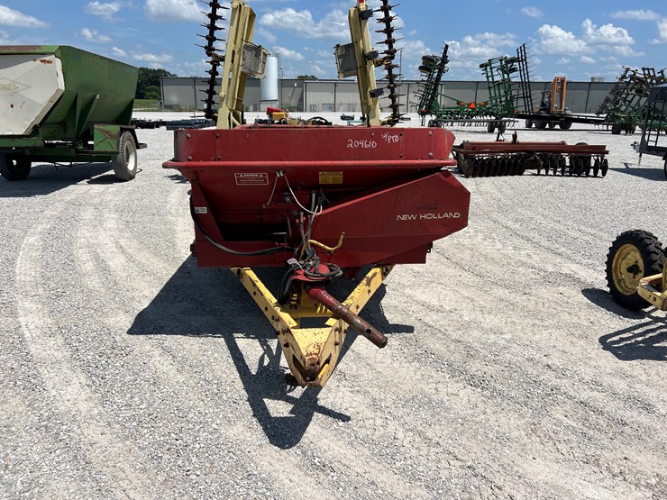 new-holland-520-image-2