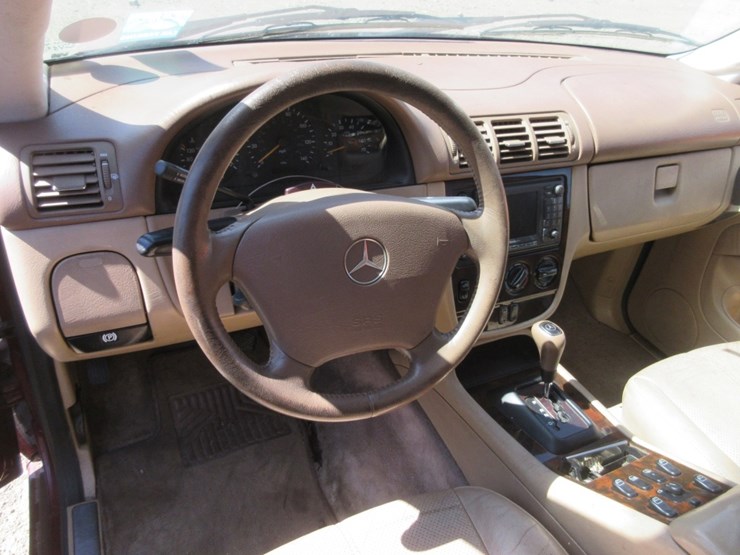 2001-mercedes-benz-ml320-image-10