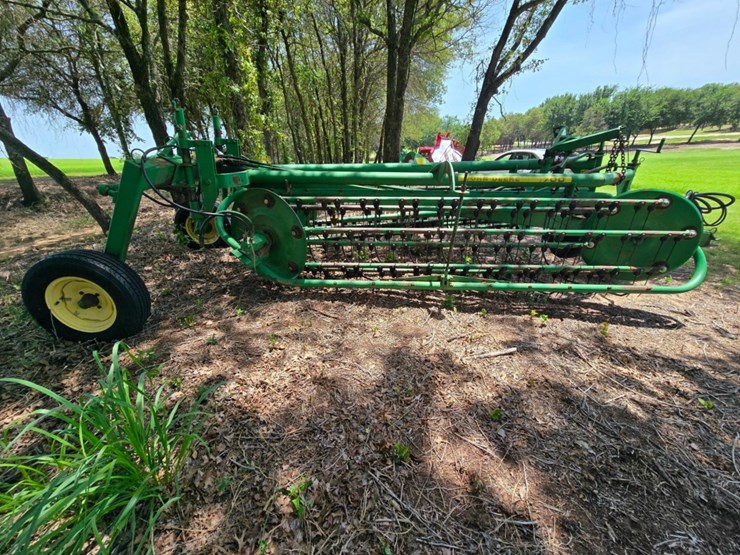 john-deere-700-image-11