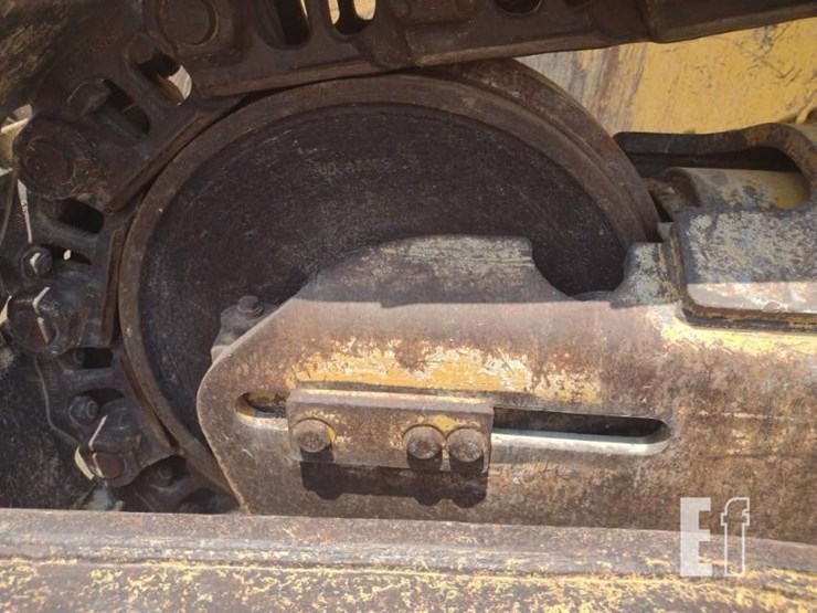 2011-deere-850k-image-25