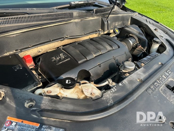 2011-traverse-lt-suv-(mn1058)-image-8