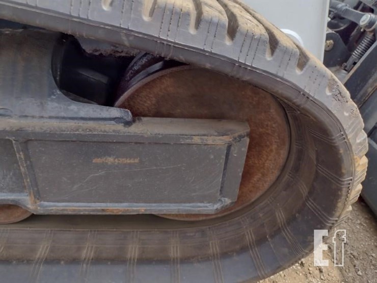 2023-bobcat-t770-image-34