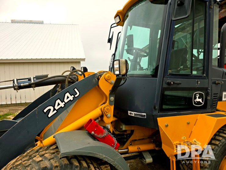 deere-244j-image-6