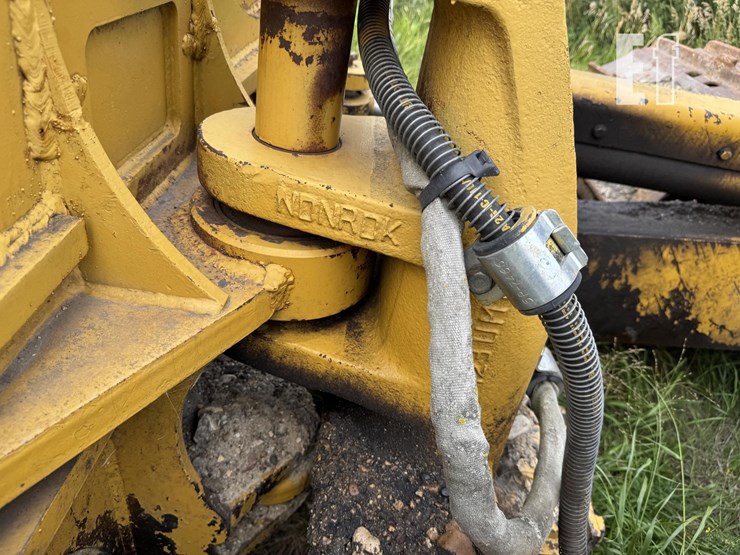 caterpillar-d6m-image-37