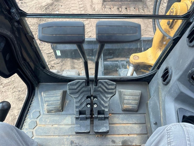 2022-caterpillar-306cr-image-37