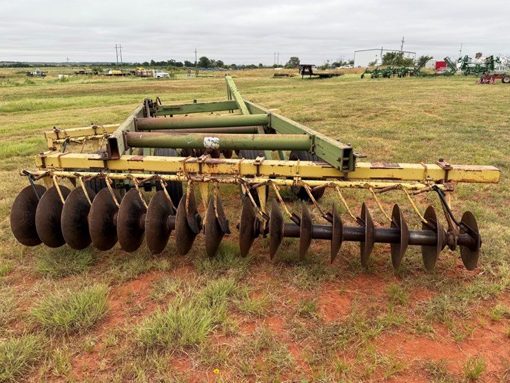 john-deere-340-image-11