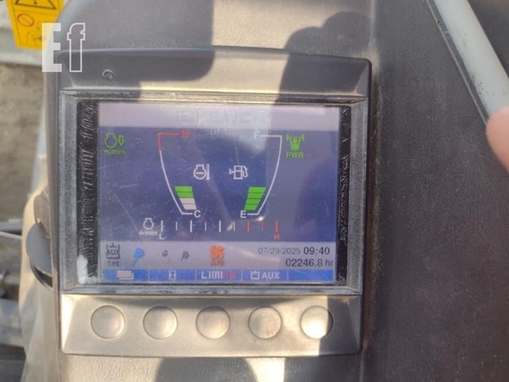 2018-takeuchi-tb260-image-7
