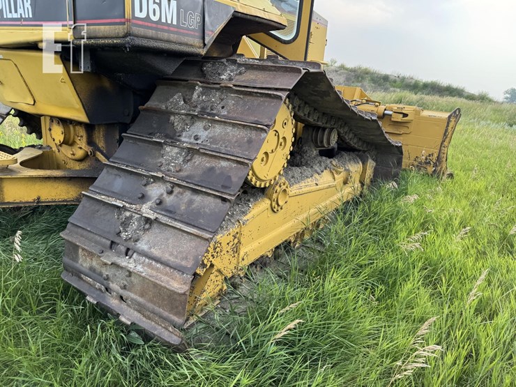 caterpillar-d6m-image-11