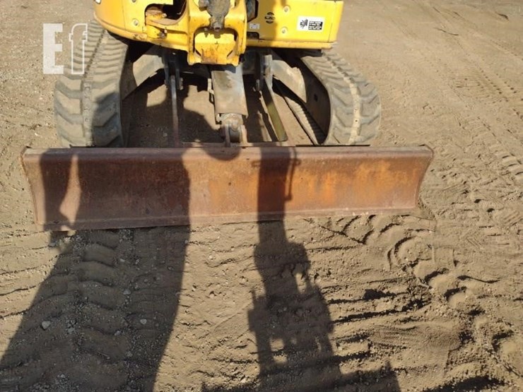 2006-deere-35d-image-21