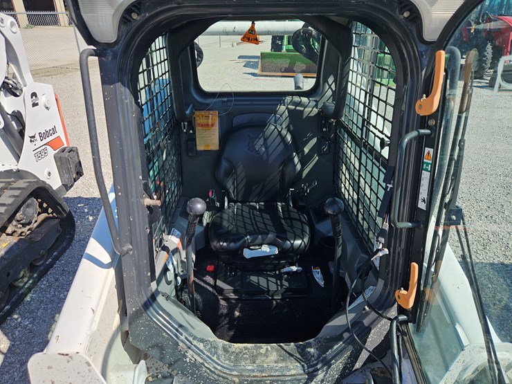 2015-bobcat-t590-image-7