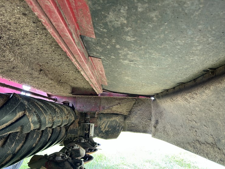 2012-new-holland-h7230-image-32
