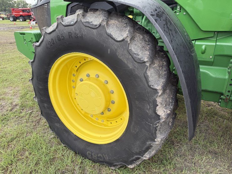 2021-john-deere-8r-230-image-10