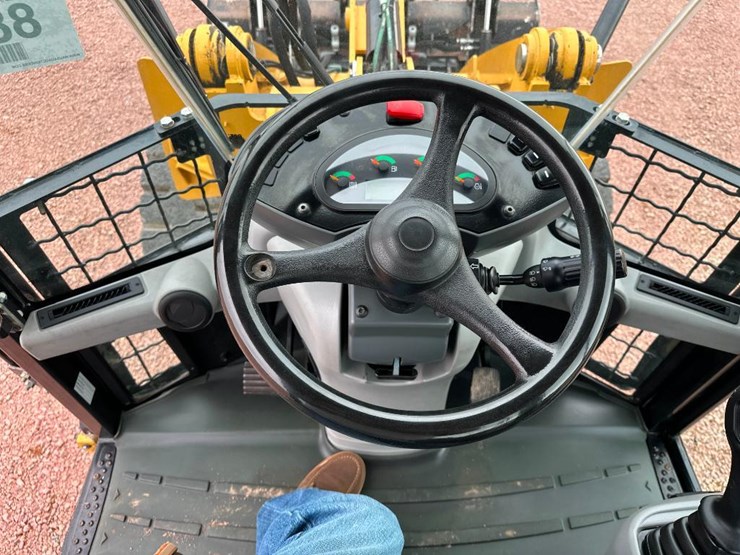 2019-caterpillar-906m-image-51