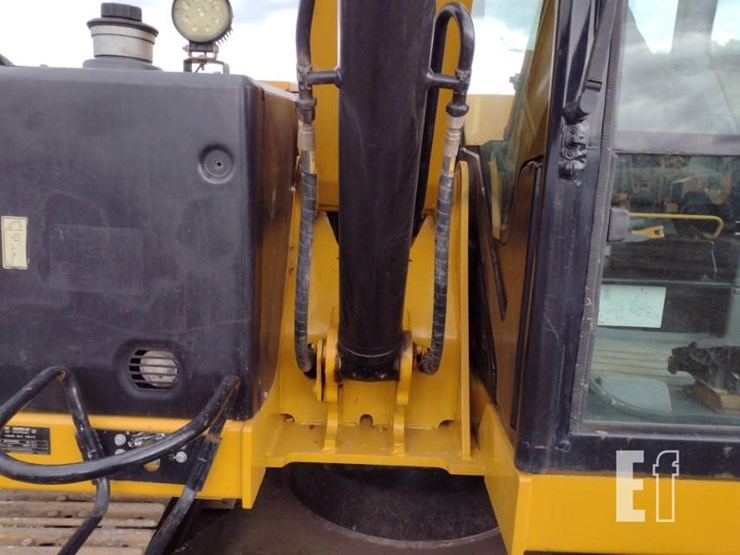 2019-caterpillar-307.5-image-23