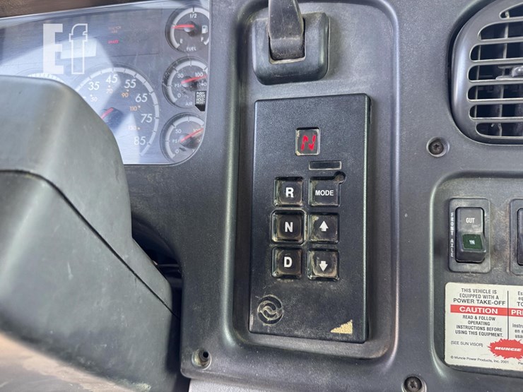 2005-freightliner-business-class-m2-106-image-46