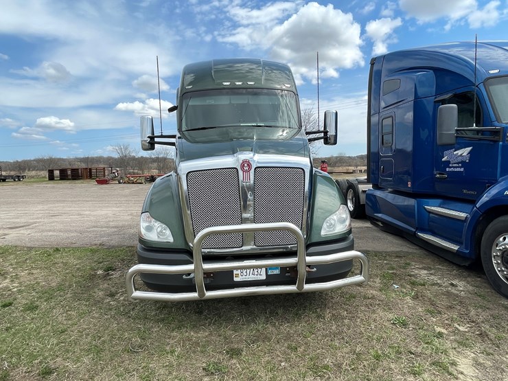 2018-kenworth-t680-image-2
