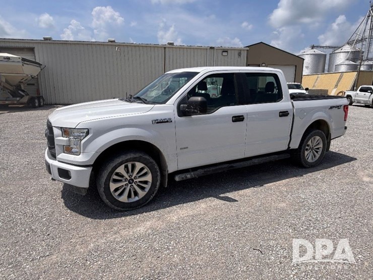 2016-ford-f150-xl-image-11