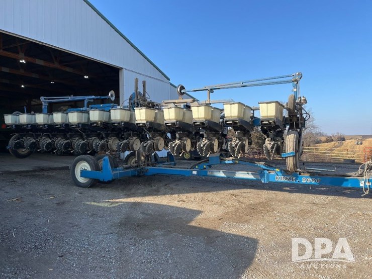 kinze-2600-image-1