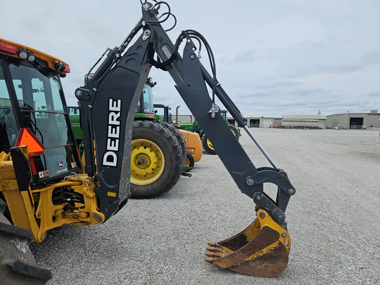 2018-deere-310l-image-15