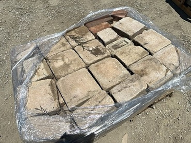lot#-126-pallet-of-paver-stones-image-2