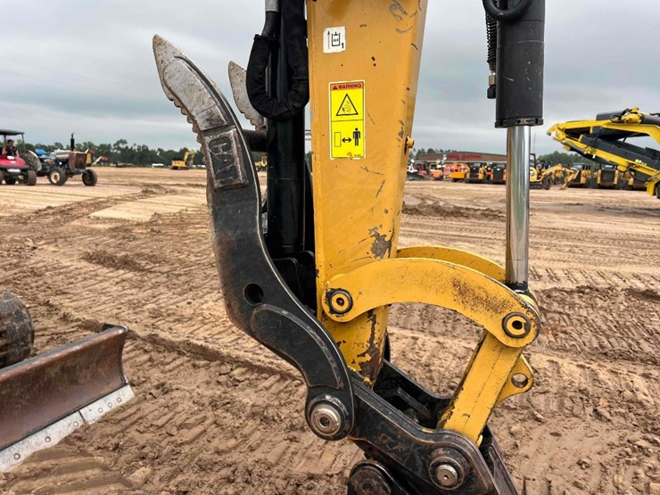 2022-caterpillar-305cr-image-11