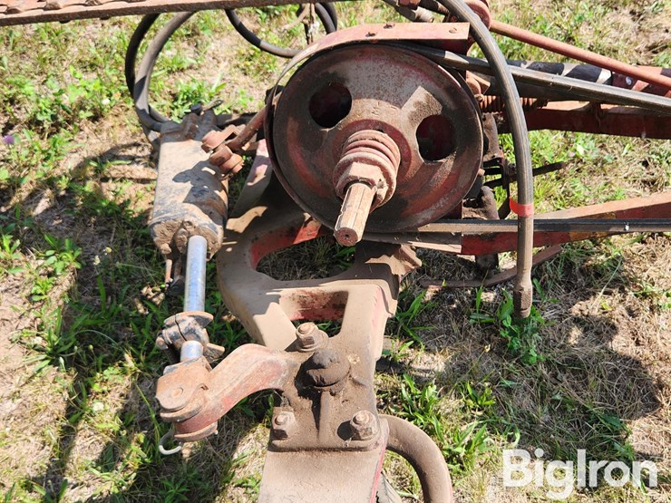mccormick-international-2-pt-sickle-mower-image-13