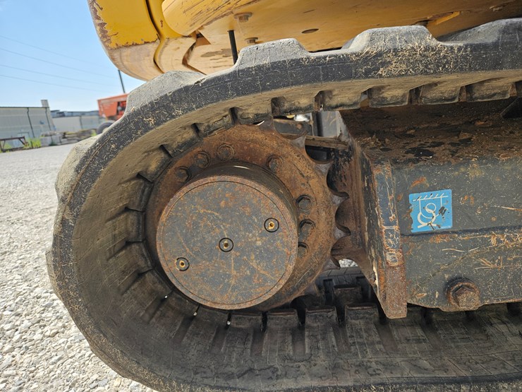 2019-deere-60g-image-18