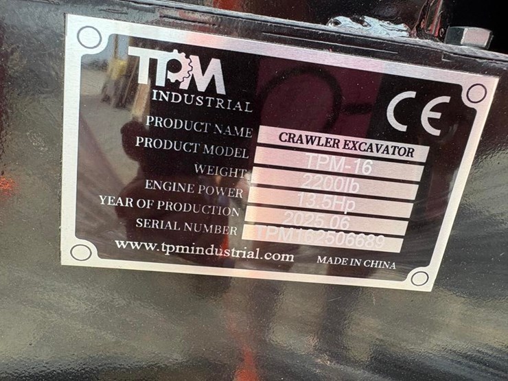 tpm-16-mini-excavator-image-10