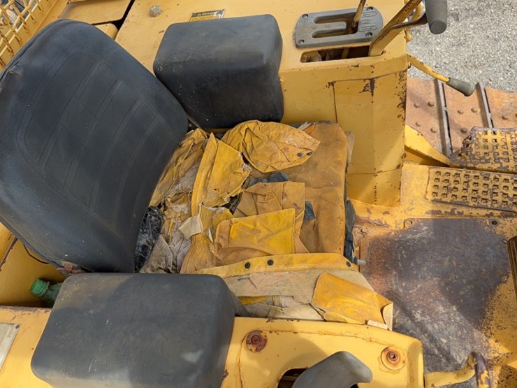 caterpillar-d4h-image-8