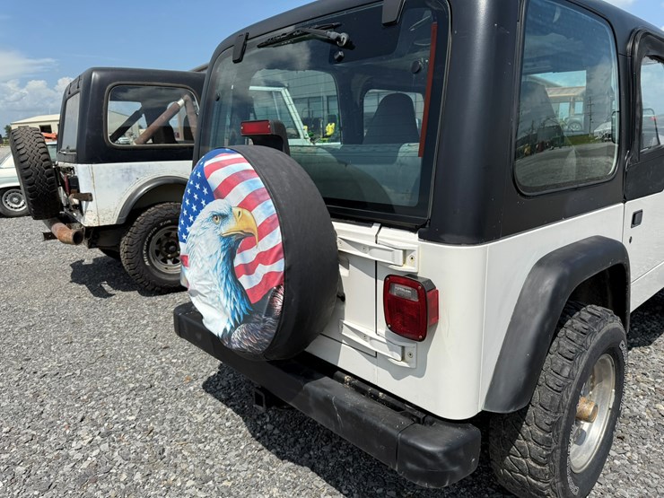 1997-jeep-wrangler-image-21