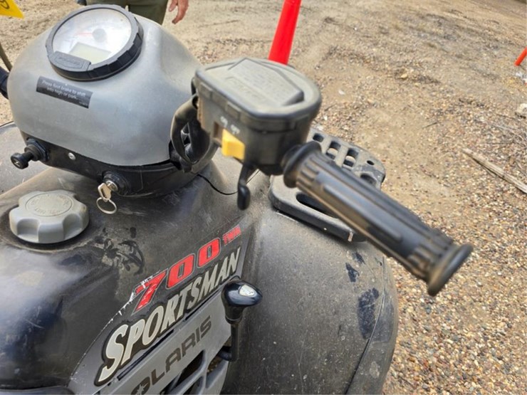 polaris-sportsman-700-image-12