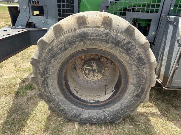 2015-john-deere-5100m-image-10