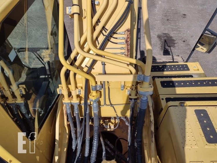 2019-komatsu-pc390-lc-11-image-49