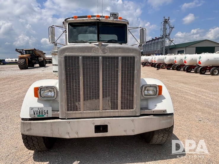 2000-peterbilt-357-image-16