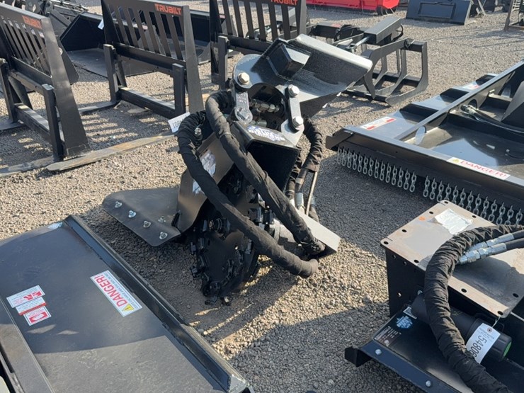 #2065-•-blue-diamond-skid-steer-stump-grinder-image-2