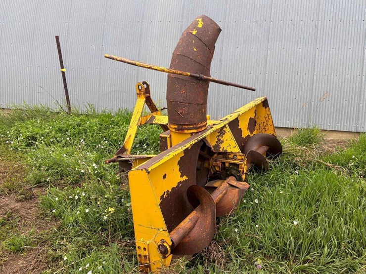hanson-snowblower-image-2