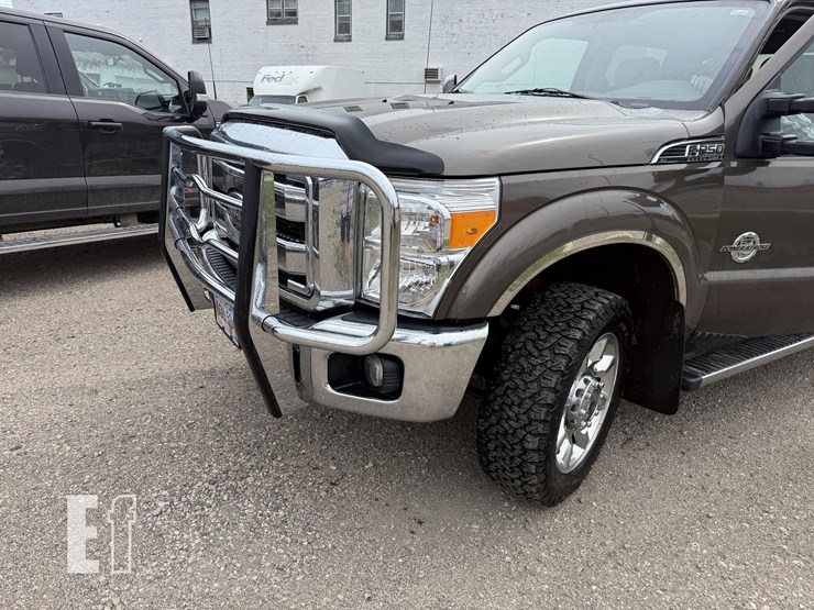 2016-ford-f250-xlt-image-2