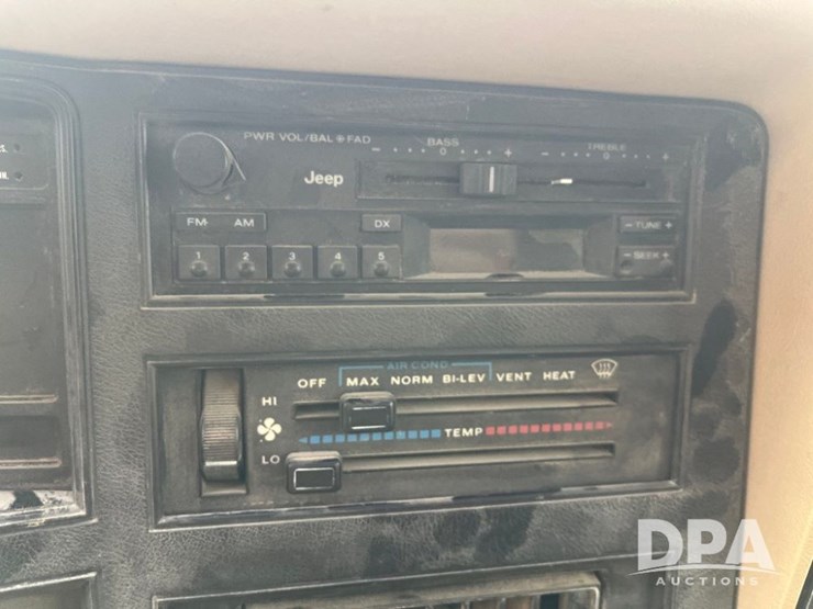 1990-jeep-cherokee-limited-image-53