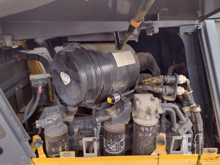 2005-komatsu-d65ex-15-image-39
