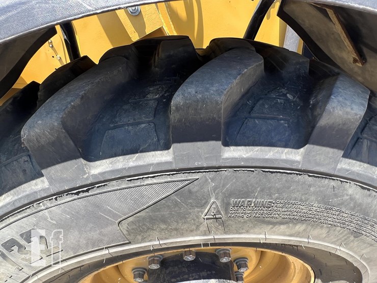 caterpillar-th514-image-13