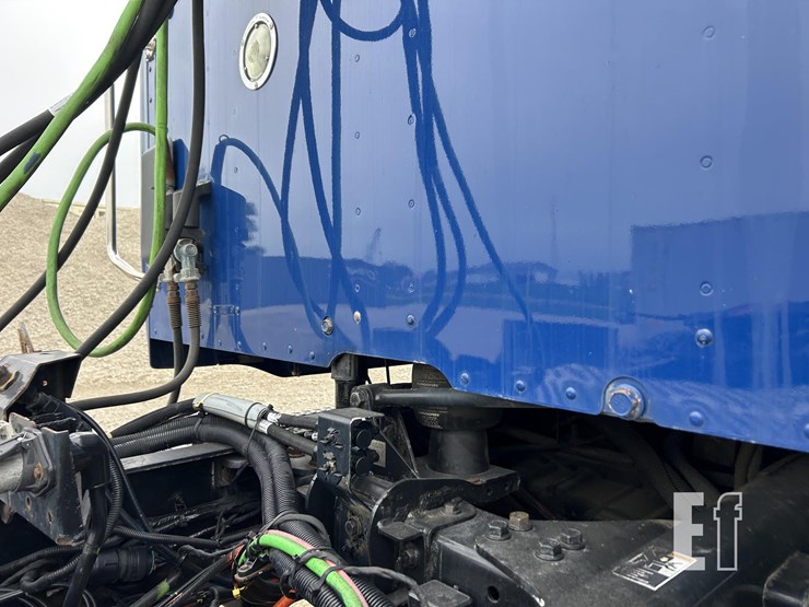 2018-kenworth-t680-image-45