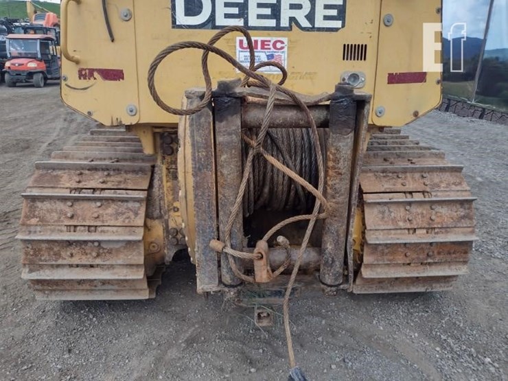 2006-deere-700j-lt-image-43