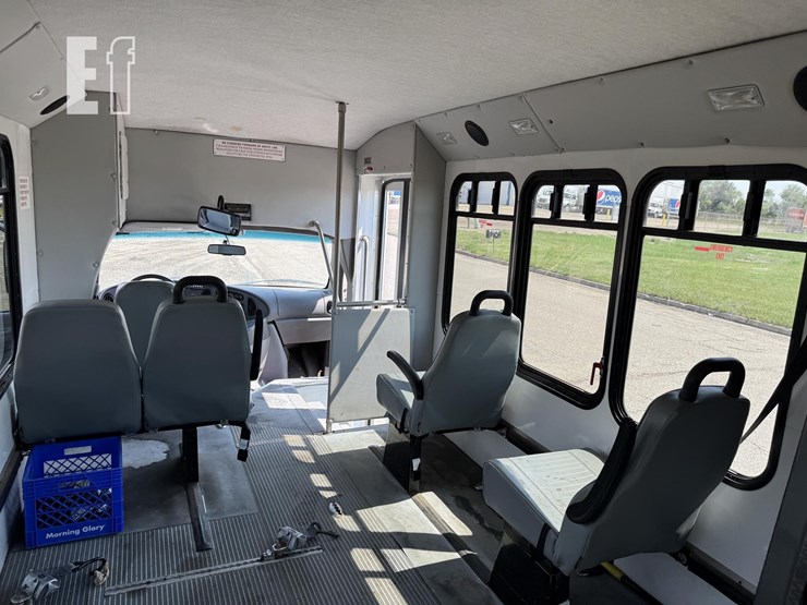 2007-ford-e350-image-46