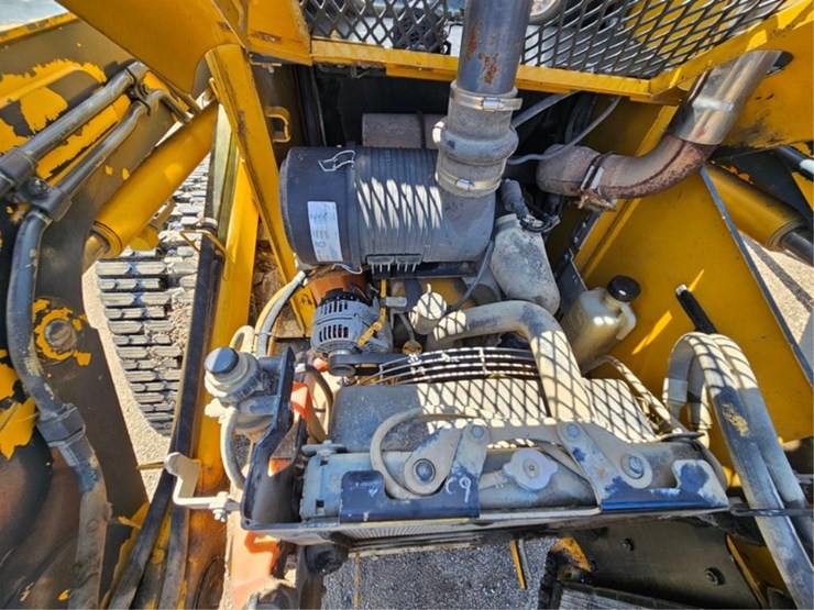 deere-ct332-image-12