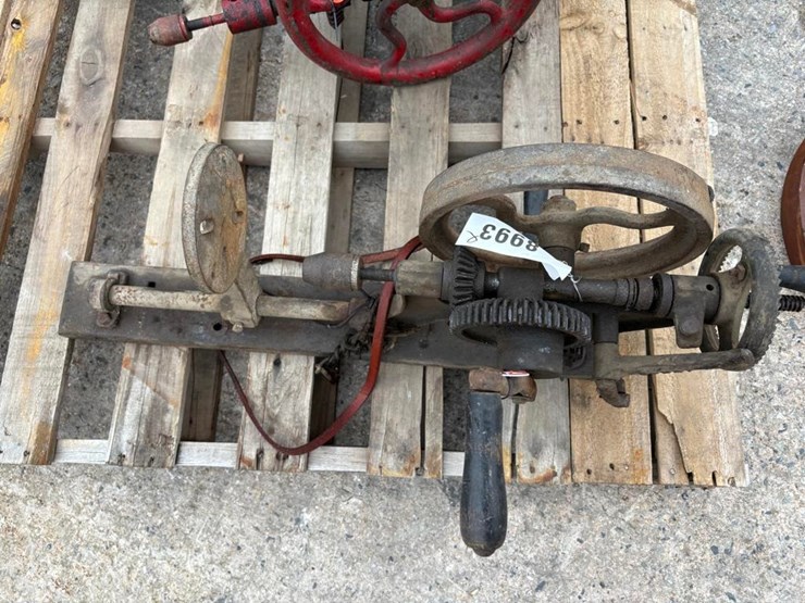 hand-crank-drill-press-image-2