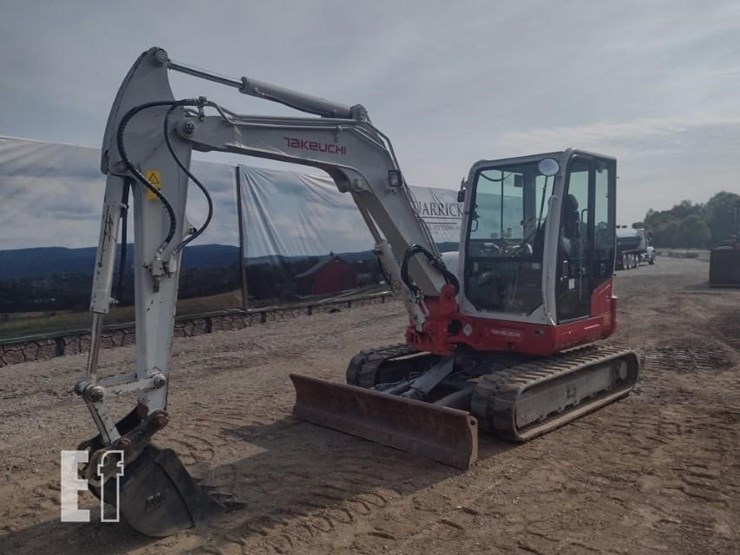 2018-takeuchi-tb260-image-49