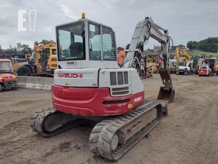 2015-takeuchi-tb280fr-image-46